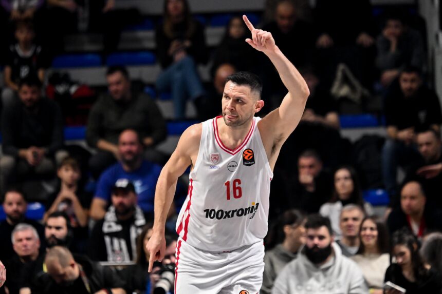 „Olympiacos“ pratęsė sutartį su kapitonu