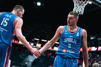 Nikola Jokičius ir Nikola Jovičius. FIBA nuotr.