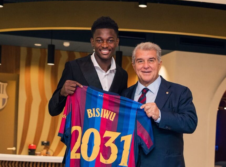 „Barcelona“ oficialiai pristatė vasaros naujoką Jesse Bisiwu