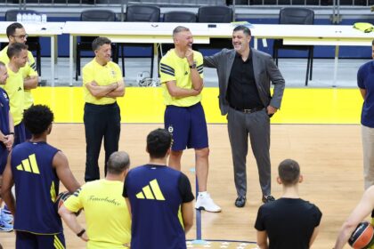 Šarūno Jasikevičiaus treniruojama Stambulo „Fenerbahče“ penktadienį pradėjo pasirengimą 2026–2027 m. sezonui.