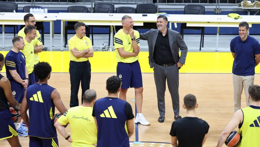 Jasikevičiaus „Fenerbahče“ sezoną pradėjo be Larkino – klubo tikslas maksimalus