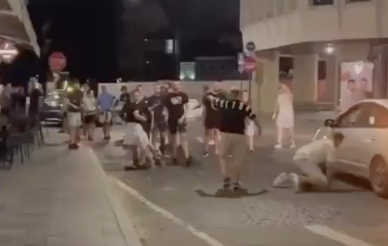 Vilniaus centre mušėsi „Hajduk“ sirgaliai