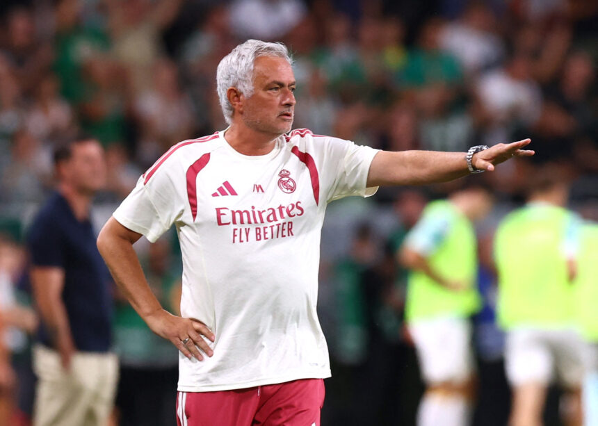 Viskas pagal Jose Mourinho: ispanų žiniasklaida atskleidžia kaip portugalas valdo „Real“