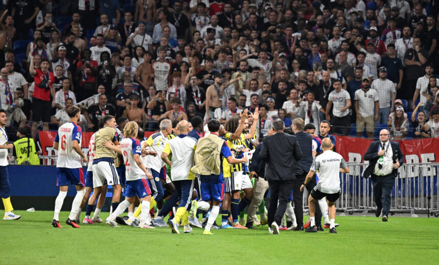 „Fenerbahče“ triumfas Prancūzijoje virto masiniais neramumais