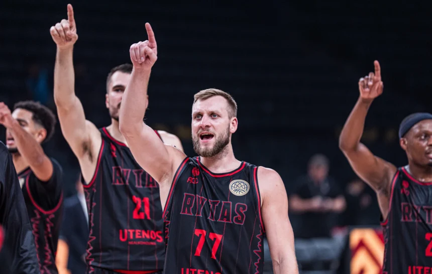 „Rytas“ įpusėjus rungtynėms užtikrintai pirmauja prieš Kinijos čempionus