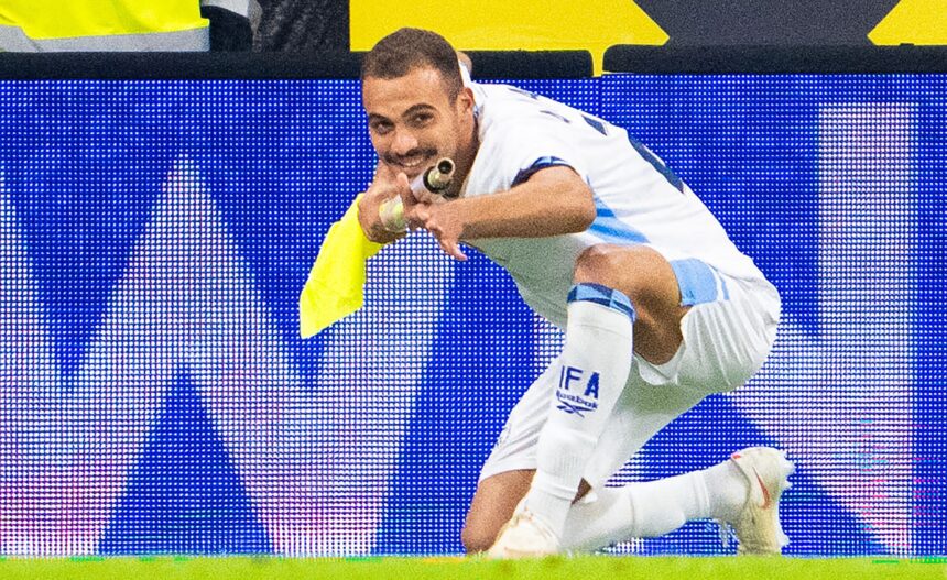 Kuriozas Tautų lygoje: su kampinio gairele „biliardą“ žaidęs futbolininkas išvarytas iš aikštės