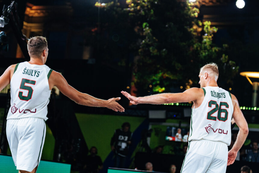 Evaldas Šaulys ir Evaldas Džiaugys. FIBA nuotr.