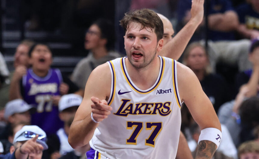 Dončičiaus šou Jutoje: pusšimtį taškų suvertęs slovėnas ištraukė „Lakers“ iš gilios duobės