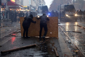 Protestai Paryžiuje (Scanpix nuotr.)