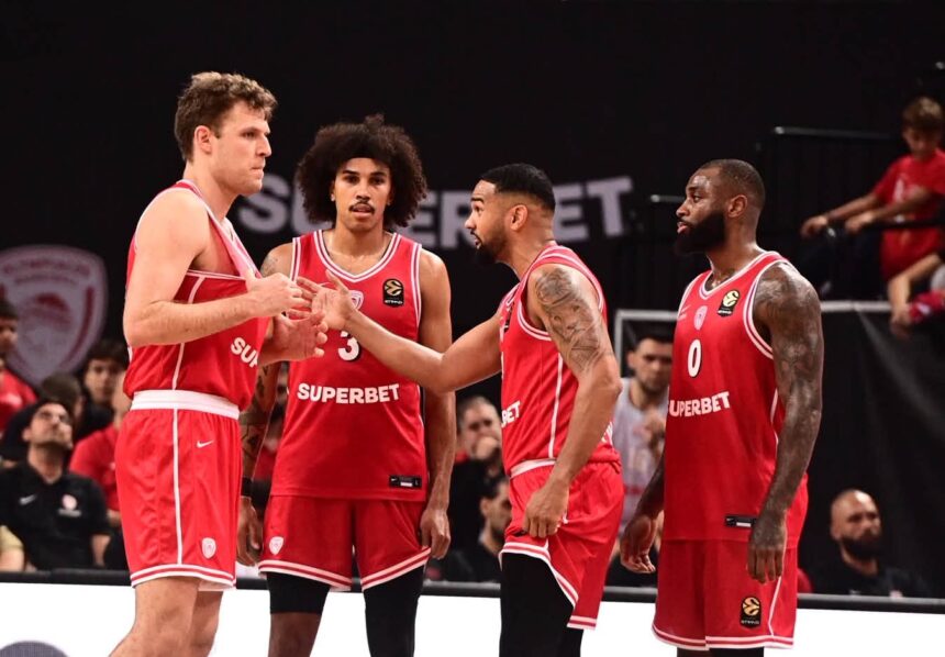 Stambule triumfavusi „Olympiacos“ grįžo į pergalių kelią