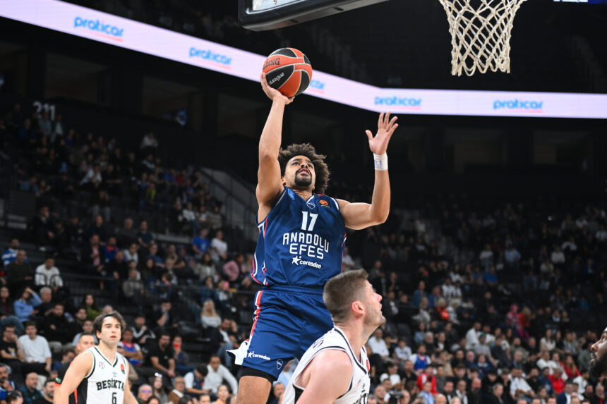 Stambulo derbyje – blankus Walkerio debiutas ir užtikrintas „Anadolu Efes“ triumfas