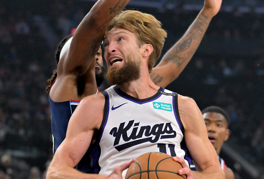 Sabonis į NBA sugrįžo galingu dubliu, bet „Kings“ – sutriuškinta